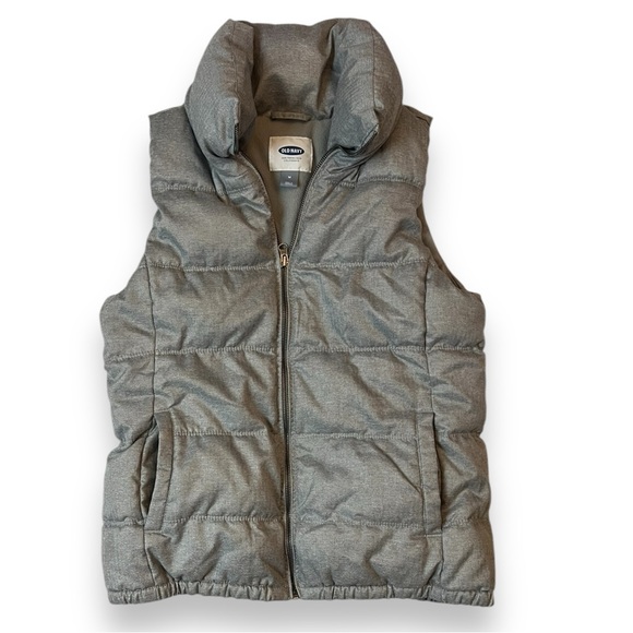 Gap and Old Navy Sz M Winter Vest Puffer Bundle - Picture 5 of 14